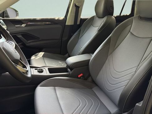 New 2026 Volkswagen Tiguan SE AWD/4WD image 25