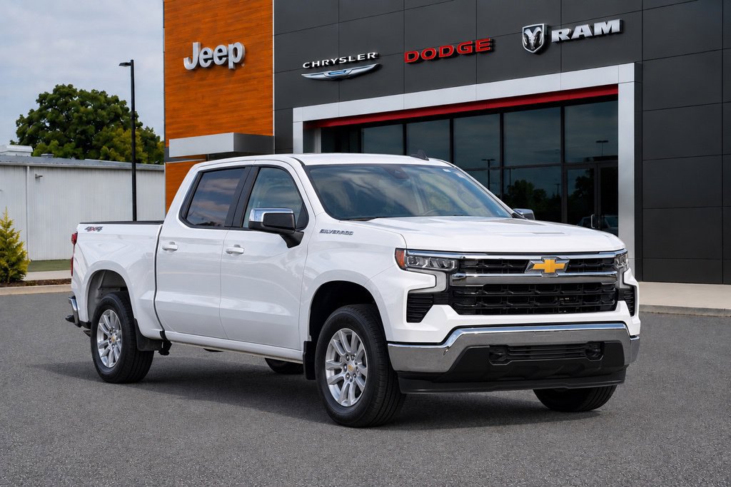 Used 2026 Chevrolet Silverado 1500 LT AWD/4WD image 1
