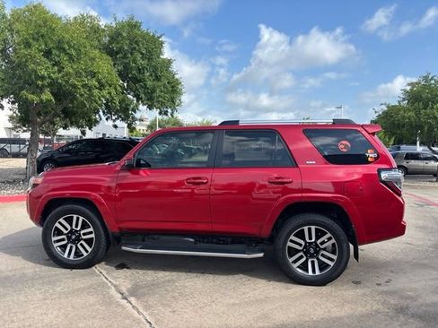 Used 2020 Toyota 4Runner SR5 AWD/4WD image 8