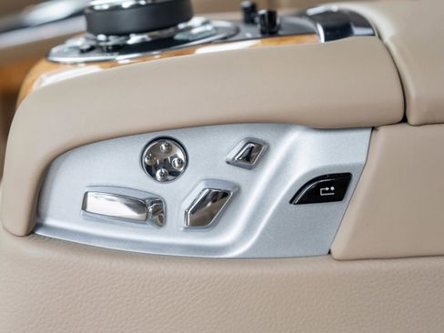 Used 2017 Rolls-Royce Ghost image 57