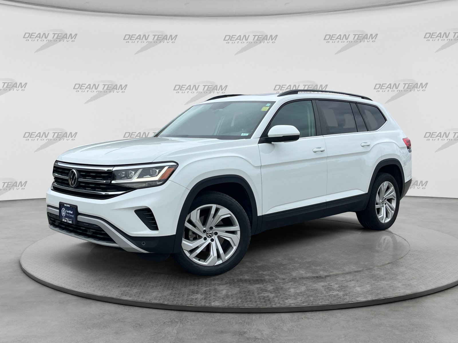Certified 2023 Volkswagen Atlas SE w/ Panoramic Sunroof Package AWD/4WD image 3