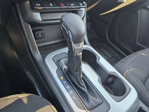 Used 2022 Chevrolet Colorado LT w/ Fleet Safety Package image 18