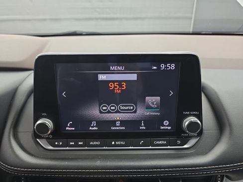 Used 2021 Nissan Rogue SV image 30