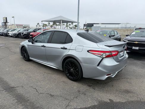 Used 2019 Toyota Camry SE image 4