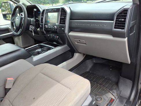 Used 2019 Ford F250 XLT w/ XLT Premium Package AWD/4WD image 19
