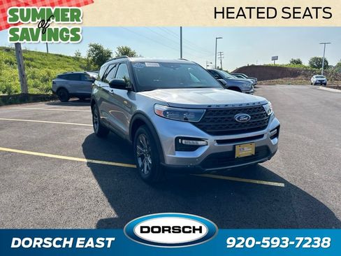 Certified 2023 Ford Explorer XLT w/ Equipment Group 202A AWD/4WD image 4
