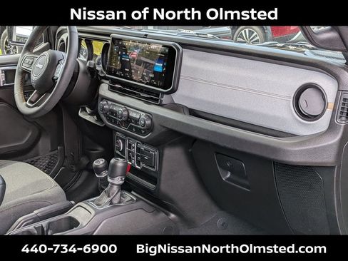 Used 2024 Jeep Wrangler Unlimited Sport AWD/4WD image 27