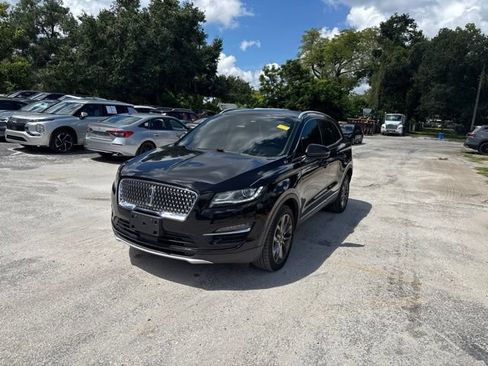 Used 2019 Lincoln MKC Select w/ Select Plus Package AWD/4WD image 2