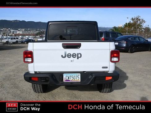 Used 2023 Jeep Gladiator Overland image 6