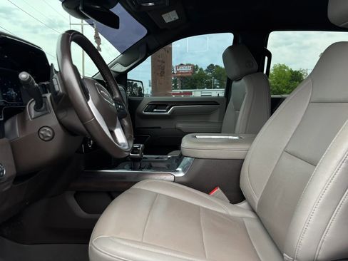 Used 2022 GMC Sierra 1500 SLT w/ SLT Convenience Package AWD/4WD image 16