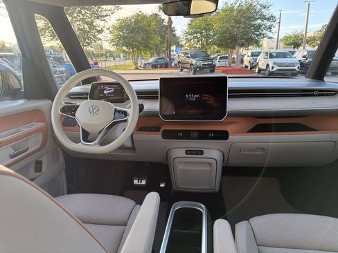 Used 2025 Volkswagen ID. Buzz 1st Edition image 19