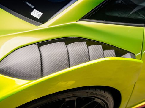 Used 2021 Lamborghini Huracan STO RWD image 6