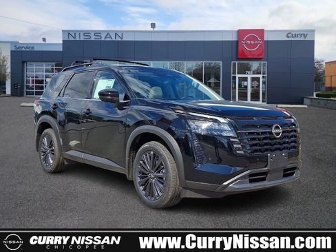 New 2026 Nissan Pathfinder SL w/ SL Premium Package AWD/4WD image 1