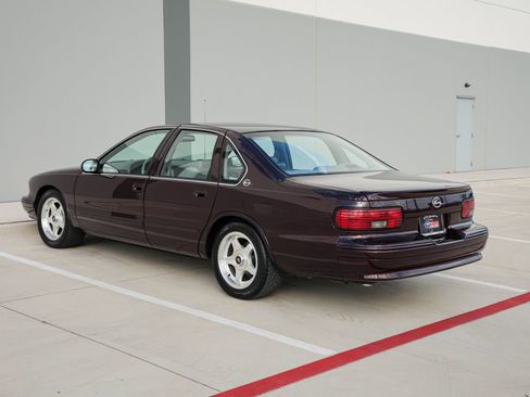 Used 1996 Chevrolet Impala SS RWD image 5