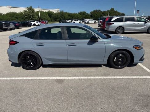 Used 2023 Honda Civic Sport image 6