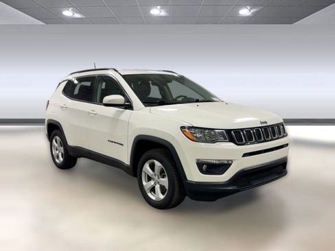 Used 2018 Jeep Compass Latitude w/ Cold Weather Group image 6