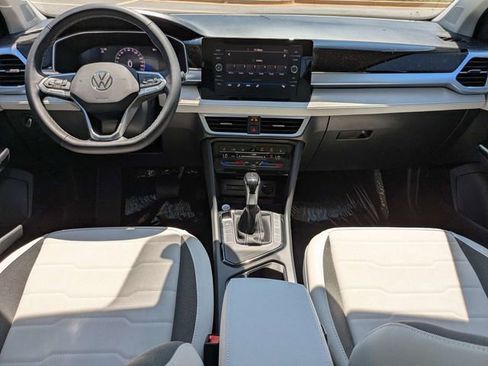 New 2026 Volkswagen Taos SE FWD image 15