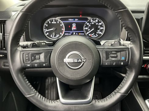 Used 2024 Nissan Pathfinder SV image 14