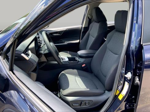 Used 2023 Toyota RAV4 XLE w/ Convenience Package FWD image 8