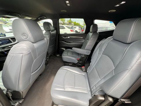 Used 2024 Buick Enclave Premium AWD/4WD image 21