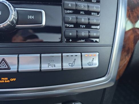 Used 2014 Mercedes-Benz GL 550 4MATIC image 48