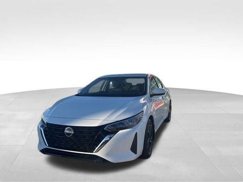 Used 2025 Nissan Sentra SV image 3