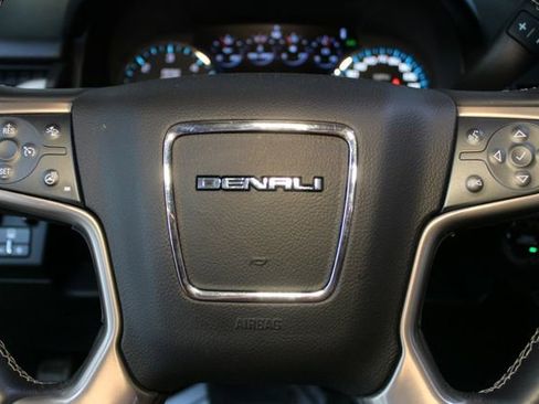 Used 2018 GMC Yukon Denali w/ Denali Ultimate Package AWD/4WD image 24
