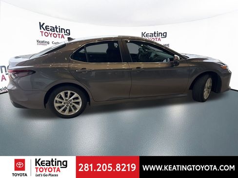 Used 2024 Toyota Camry LE image 8