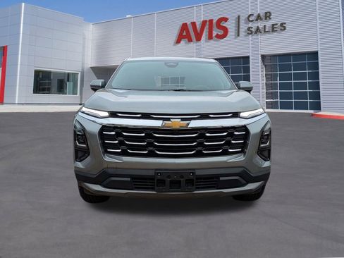 Used 2025 Chevrolet Equinox LT image 2