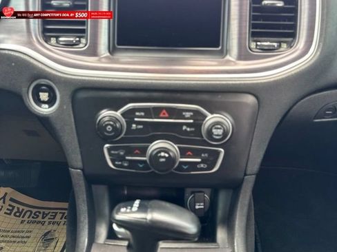 Used 2018 Dodge Charger SXT w/ Blacktop Package RWD image 21