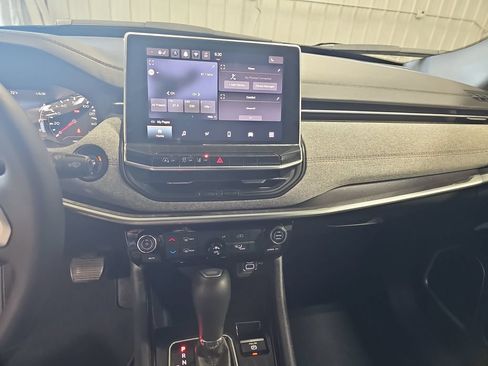 Used 2024 Jeep Compass Latitude AWD/4WD image 19