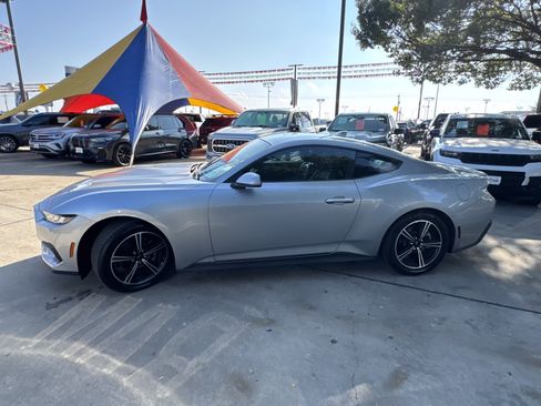 Used 2024 Ford Mustang Premium image 8