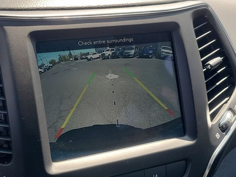 Used 2022 Jeep Cherokee Latitude Lux image 17