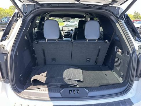 Used 2025 Ford Explorer ST-Line AWD/4WD image 23