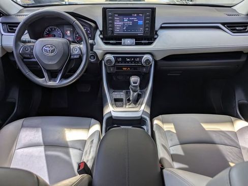 Used 2021 Toyota RAV4 XLE Premium FWD image 17