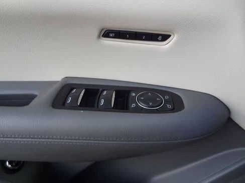 Used 2020 Cadillac XT5 Premium Luxury image 18