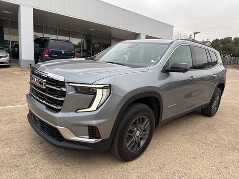 Used 2025 GMC Acadia Elevation image 1