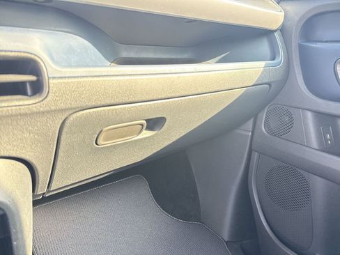 New 2025 Volkswagen ID. Buzz Pro S Plus image 38