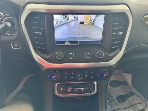 Used 2022 GMC Acadia SLE w/ GMC Pro Grade Package image 11