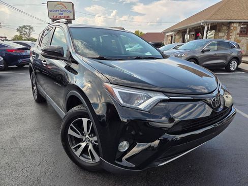 Used 2017 Toyota RAV4 XLE AWD/4WD image 7