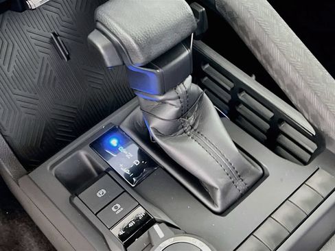 Certified 2026 Toyota Tacoma SR5 AWD/4WD image 15