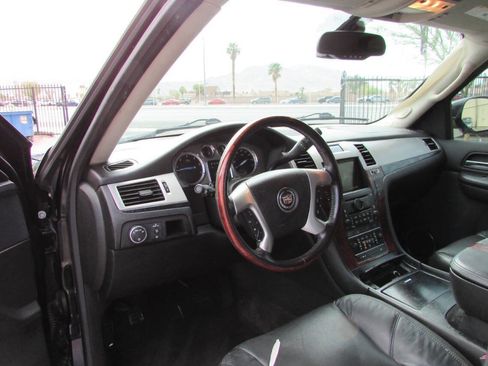 Used 2009 Cadillac Escalade 2WD image 12