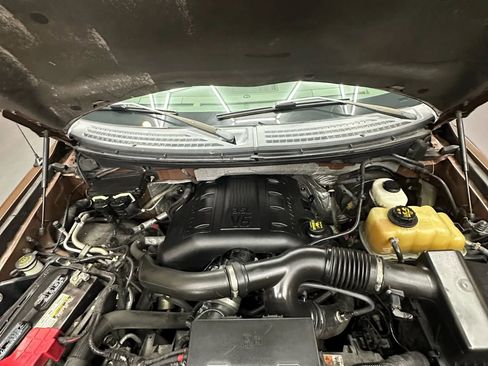 Used 2011 Ford F150 Lariat image 32