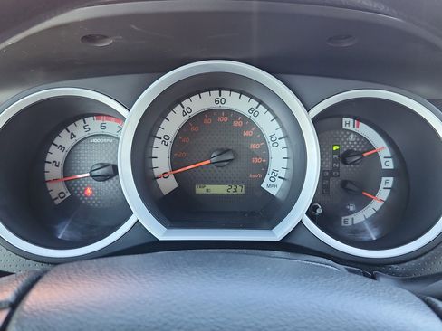 Used 2015 Toyota Tacoma 2WD Access Cab image 16