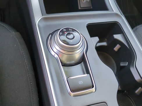 Used 2024 Ford Edge SE w/ Black Appearance Package image 24