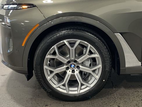 Used 2026 BMW X7 xDrive40i w/ Premium Package AWD/4WD image 10