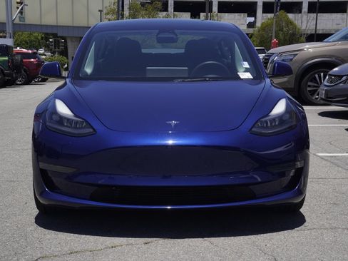 Used 2023 Tesla Model 3 Standard Range RWD image 6