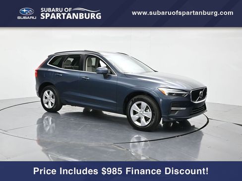 Used 2022 Volvo XC60 B5 Momentum image 1