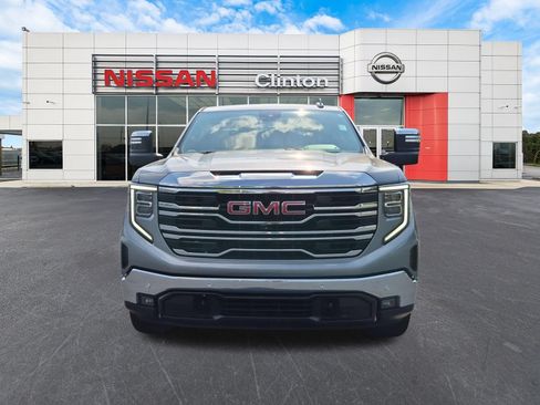 Used 2023 GMC Sierra 1500 SLT w/ SLT Premium Package AWD/4WD image 8