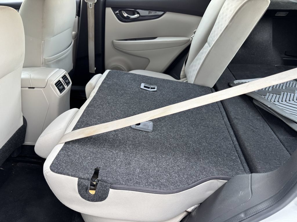 Used 2019 Nissan Rogue Sport SV AWD/4WD image 23